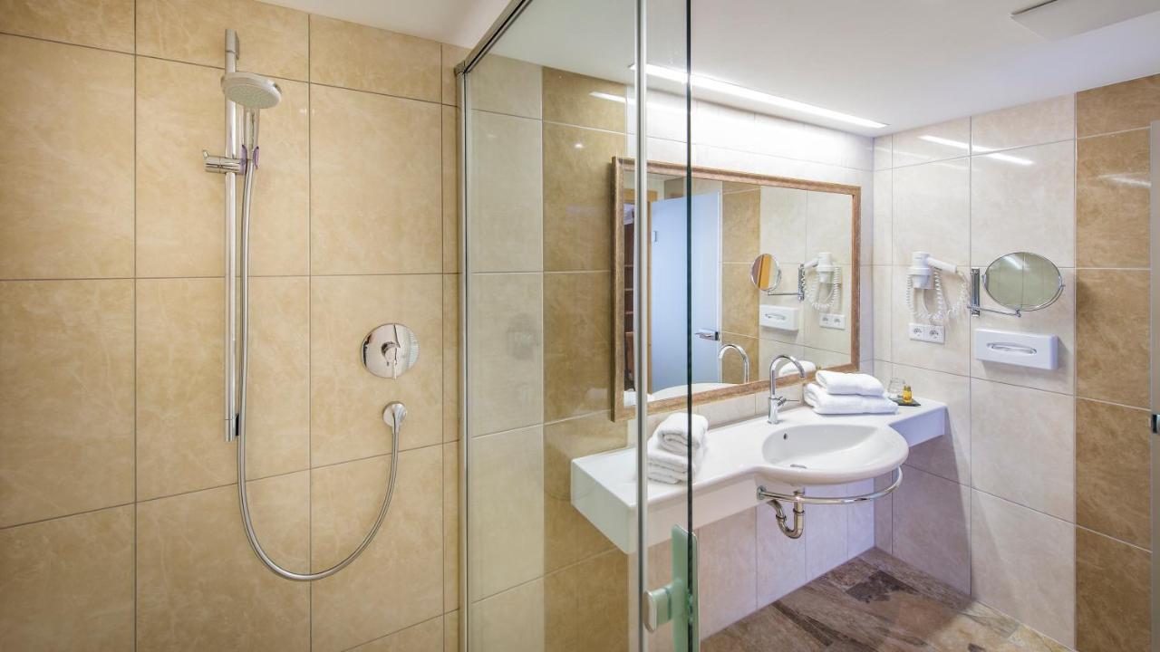 Huber Hotel Tramserhof ลันเด็ค ภายนอก รูปภาพ
